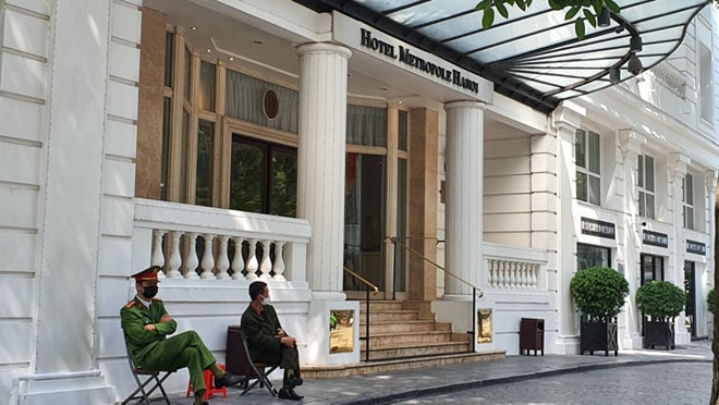 Khử trùng khách sạn Metropole từng có du khách dương tính COVID-19 lưu trú phong toa khach san metropole tung co du khach duong tinh covid 19 luu tru