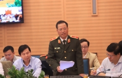 tam dung don khach tham quan tai di tich van mieu quoc tu giam