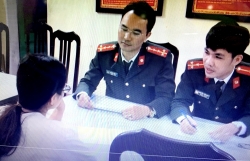 phat 10 trieu dong co gai rao ban thuoc khang sinh covid 19 tren facebook