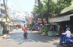 nam thanh nien bi bat nhot danh dap suot dem vi nghi trom 4 con ga