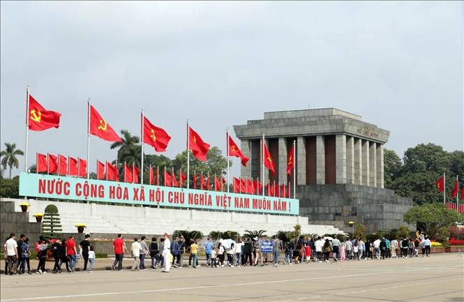 Dịch Covid-19: Tạm dừng tổ chức lễ viếng Chủ tịch Hồ Chí Minh từ hôm nay dich covid 19 tam dung to chuc le vieng chu tich ho chi minh tu hom nay