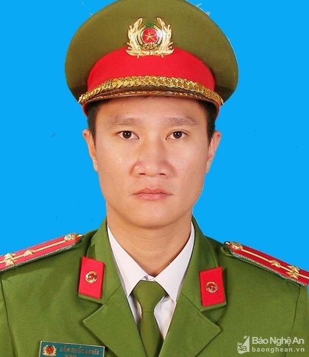 Chủ tịch nước truy tặng Huân chương Dũng cảm cho đại úy hi sinh khi bắt nhóm ma túy chu tich nuoc truy tang huan chuong dung cam cho dai uy hi sinh khi bat nhom ma tuy