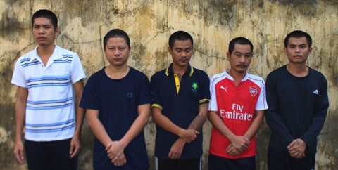 Tin pháp luật 24h nóng nhất hôm nay (26/3): Ngấm ma men, nam thanh niên đưa bé gái tới nghĩa trang hiếp dâm tin phap luat 24h nong nhat hom nay 263 ngam ma men nam thanh nien dua be gai toi nghia trang hiep dam