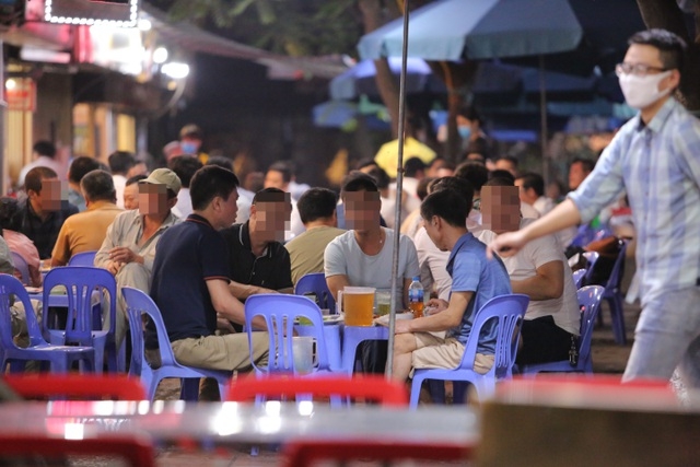 Phớt lờ 'lệnh cấm', cố tình mở hàng quán giữa dịch Covid-19 có thể bị phạt 10 triệu đồng phot lo lenh cam co tinh mo hang quan giua dich covid 19 co the bi phat 10 trieu dong