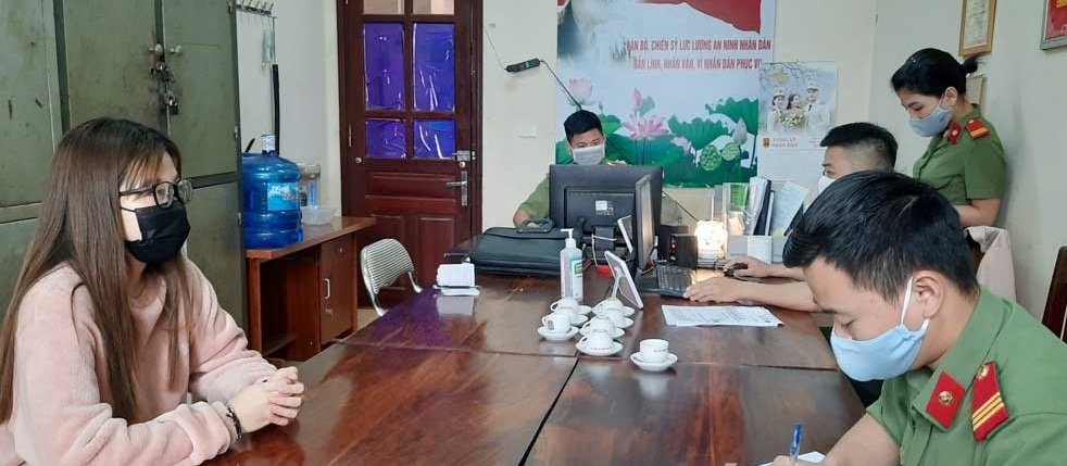 Tung tin bị nghi nhiễm Covid-19 trêu đùa ngày Cá tháng Tư, cô gái trẻ bị phạt 15 triệu đồng tung tin bi nghi nhiem covid 19 treu dua ngay ca thang tu co gai tre bi phat 15 trieu dong