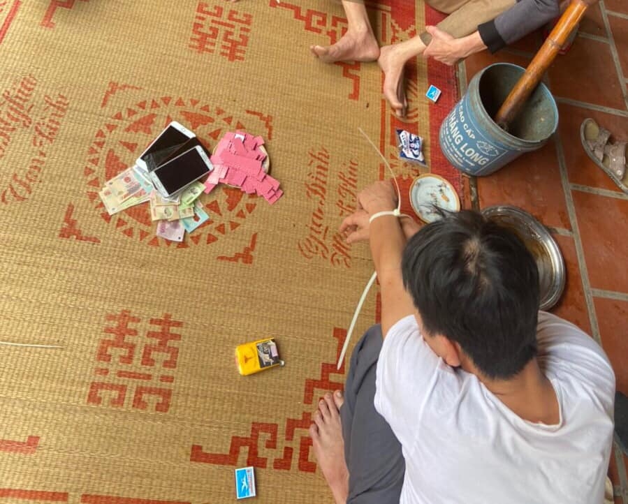 Tin pháp luật 24h (3/4): Cháu nghiện game chém bà ngoại tử vong vì tưởng cây chuối tin phap luat 24h 34 chau nghien game chem ba ngoai tu vong vi tuong cay chuoi