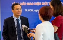 vu tien si bui quang tin tu vong dai hoc ngan hang tphcm bao cao gi