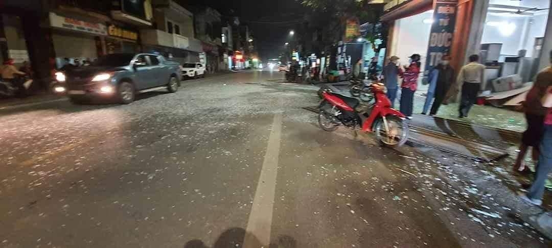 Quảng Ninh: Bình gas vừa thay phát nổ, 2 người bị thương nặng quang ninh binh gas vua thay phat no 2 nguoi bi thuong nang