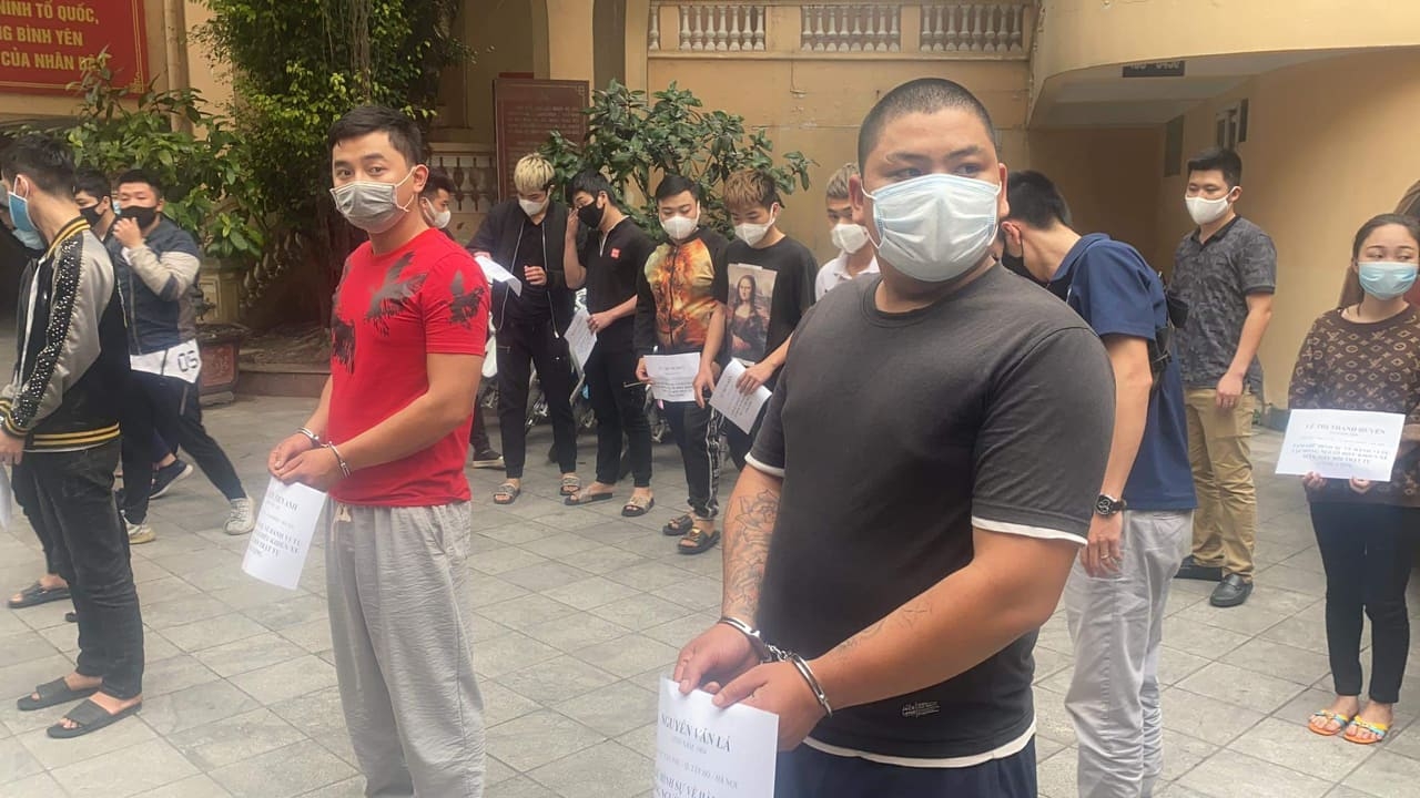 Khởi tố vụ hàng chục quái xế tụ tập đua xe quanh hồ Hoàn Kiếm khoi to vu hang chuc quai xe tu tap dua xe quanh ho hoan kiem