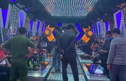 karaoke vu truong mo lai the nao sau khi thu tuong cho phep