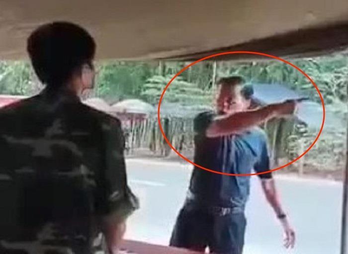 Tin pháp luật 24h nóng nhất hôm nay (13/4): Đình chỉ công tác phó chủ tịch HĐND huyện chống đối kiểm dịch tin phap luat 24h nong nhat hom nay 134 dinh chi cong tac pho chu tich hdnd huyen chong doi kiem dich