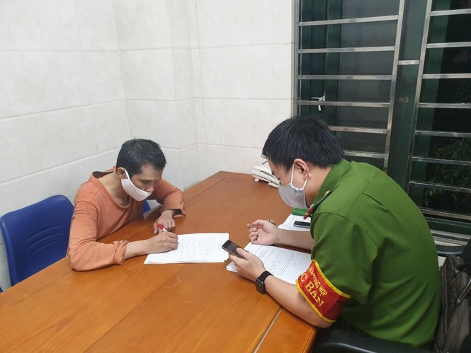Tin pháp luật 24h nóng nhất hôm nay (20/4): Bị tố "gạ tình" người vi phạm giao thông, thượng úy CSGT nói gì? tin phap luat 24h nong nhat hom nay 204 bi to ga tinh nguoi vi pham giao thong thuong uy csgt noi gi