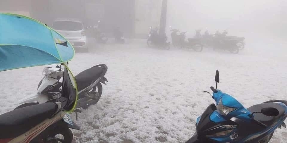 Mưa đá kèm dông lốc làm 6 người chết, hàng nghìn ngôi nhà bị hư hỏng mua da kem dong loc lam 6 nguoi chet hang nghin ngoi nha bi hu hong