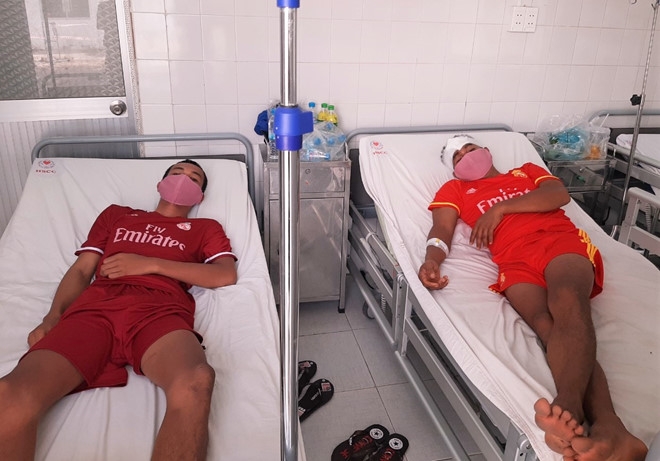 Cứu 3 thuyền viên quốc tịch Indonesia trôi dạt vào vùng biển Sóc Trăng cuu 3 thuyen vien quoc tich indonesia troi dat vao vung bien soc trang