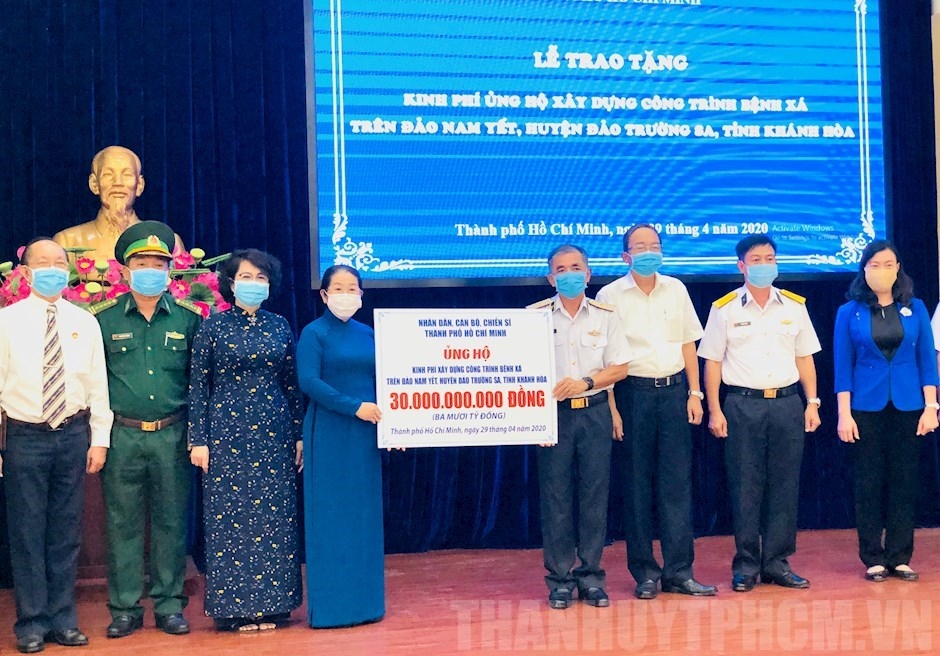 TP.HCM trao 30 tỷ đồng xây dựng công trình Bệnh xá trên huyện đảo Trường Sa tphcm trao 30 ty dong xay dung cong trinh benh xa tren huyen dao truong sa