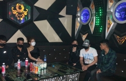 karaoke vu truong mo lai the nao sau khi thu tuong cho phep