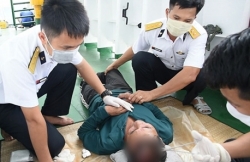 kien giang canh sat bien dong hanh voi ngu dan