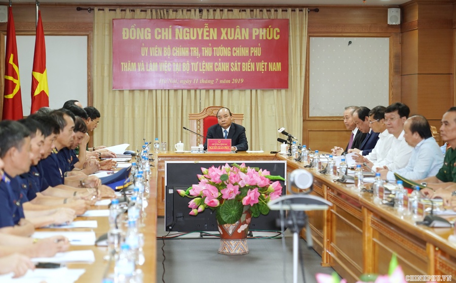 Thủ tướng Nguyễn Xuân Phúc thăm và làm việc với Bộ tư lệnh Cảnh sát biển thu tuong nguyen xuan phuc tham va lam viec voi bo tu lenh canh sat bien