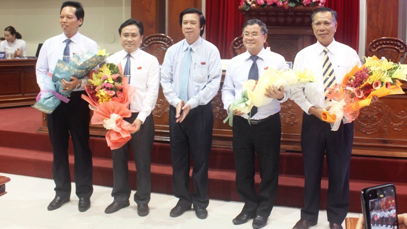 ben tre bau 2 tan pho chu tich tinh