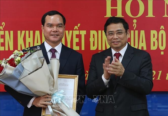 Bí thư tỉnh Hà Nam Nguyễn Đình Khang được chỉ định là Bí thư Đảng đoàn Tổng LĐLĐ Việt Nam bi thu tinh ha nam nguyen dinh khang giu chuc bi thu dang doan tong ldld viet nam