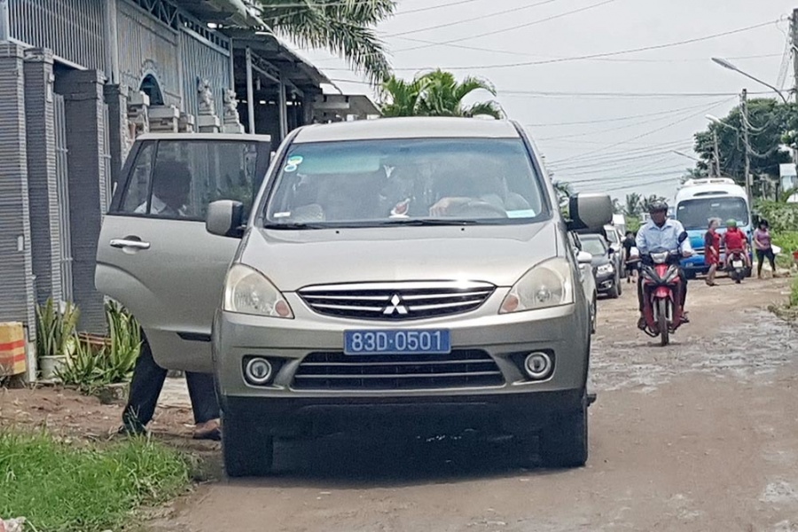 Xác minh nhiều xe biển xanh xuất hiện tại đám cưới con trai trưởng đoàn ĐBQH tỉnh Sóc Trăng xac minh nhieu xe bien xanh xuat hien tai dam cuoi con trai truong doan dbqh tinh soc trang