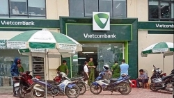 thanh nien dung dao cuop cua hang viettel o tphcm