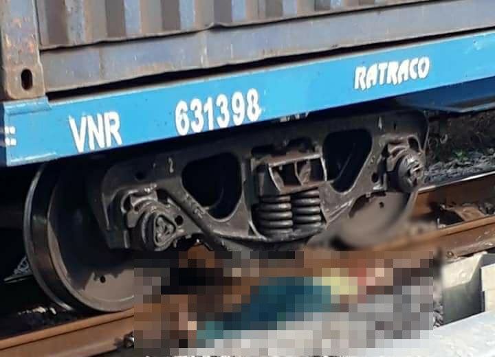 Mẹ Châu Việt Cường bị tàu hỏa tông khi đang nhặt ve chai me chau viet cuong bi tau hoa tong khi dang nhat ve chai