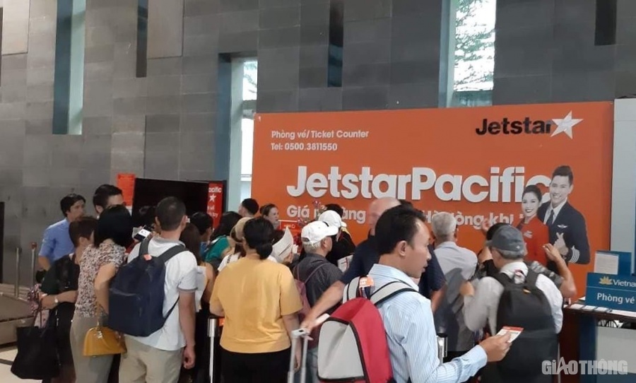 Hàng trăm hành khách Jetstar Pacific bị delay hơn 10 tiếng, hãng bồi thường 200.000 đồng hang tram hanh khach jetstar pacific bi delay hon 10 tieng hang boi thuong 200000 dong