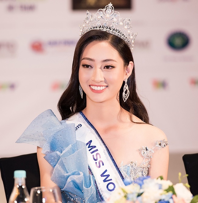Tân Hoa hậu Lương Thùy Linh đáp trả nghi vấn "mua giải" tan miss world viet nam luong thuy linh khoa facebook dap tra truoc nghi van mua giai