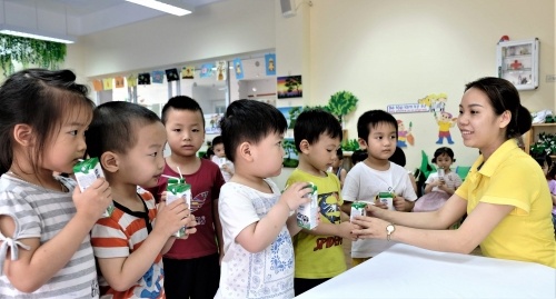 Vào năm học mới, sữa học đường vẫn chờ quy chuẩn sap nam hoc moi sua hoc duong van cho quy chuan