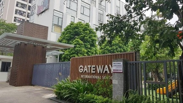 Công an đang giữ chiếc áo màu đỏ của học sinh trường Gateway tử vong trong xe