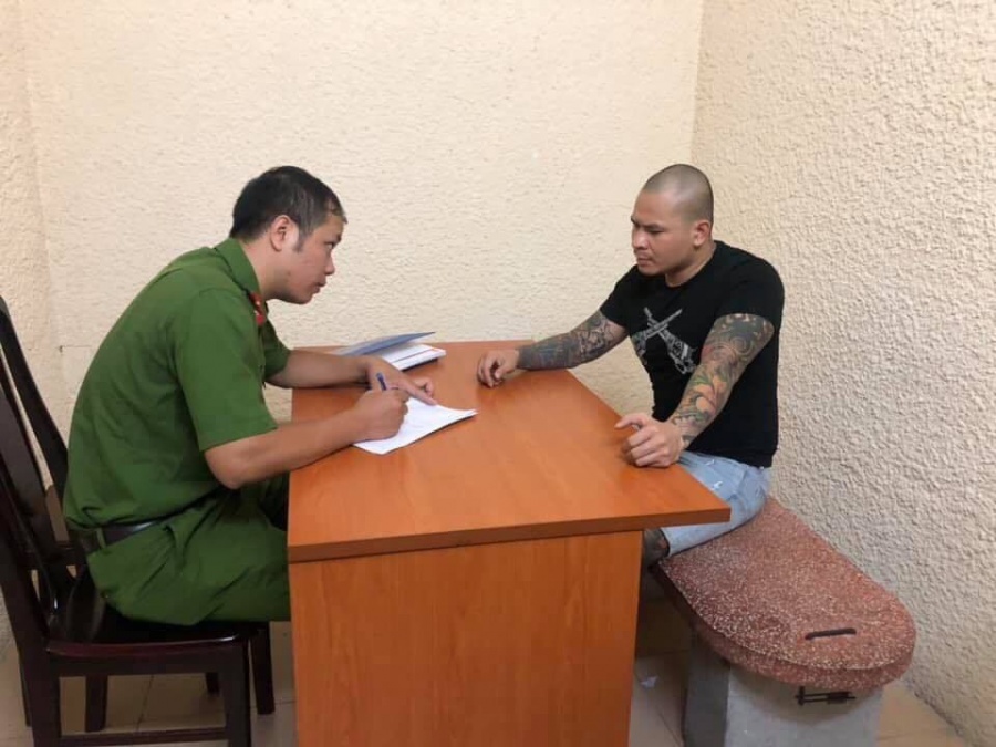 Quang "Rambo" và đồng bọn bị khởi tố, bắt tạm giam quang rambo va dong bon bi khoi to bat tam giam