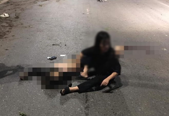 Thái Nguyên: Xe máy "kẹp 5" tông vào dải phân cách, 4 nam sinh tử vong thai nguyen xe may exciter kep 5 tong vao dai phan cach 4 nam sinh tu vong