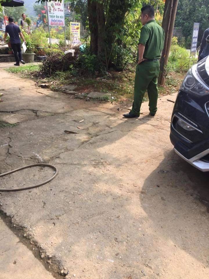 Mâu thuẫn chia tiền ăn sáng, người đàn ông bị chém vào cổ mau thuan chia tien an sang nguoi dan ong bi chem vao co