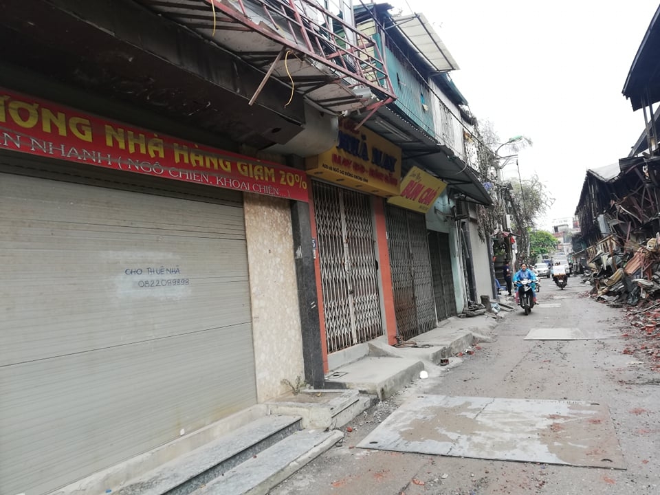 2 ngày sau vụ cháy Công ty Rạng Đông: Người dân khóa chặt cửa, chưa dám về nhà 2 ngay sau vu chay cong ty rang dong nguoi dan khoa chat cua chua dam ve nha