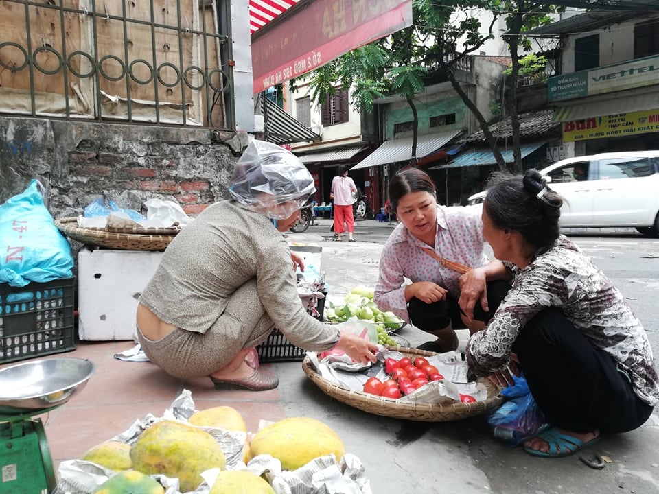 2 ngày sau vụ cháy Công ty Rạng Đông: Người dân khóa chặt cửa, chưa dám về nhà 2 ngay sau vu chay cong ty rang dong nguoi dan khoa chat cua chua dam ve nha