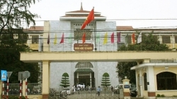 vu chay cong ty rang dong nguoi dan rao ban nha phu huynh muon con nghi hoc