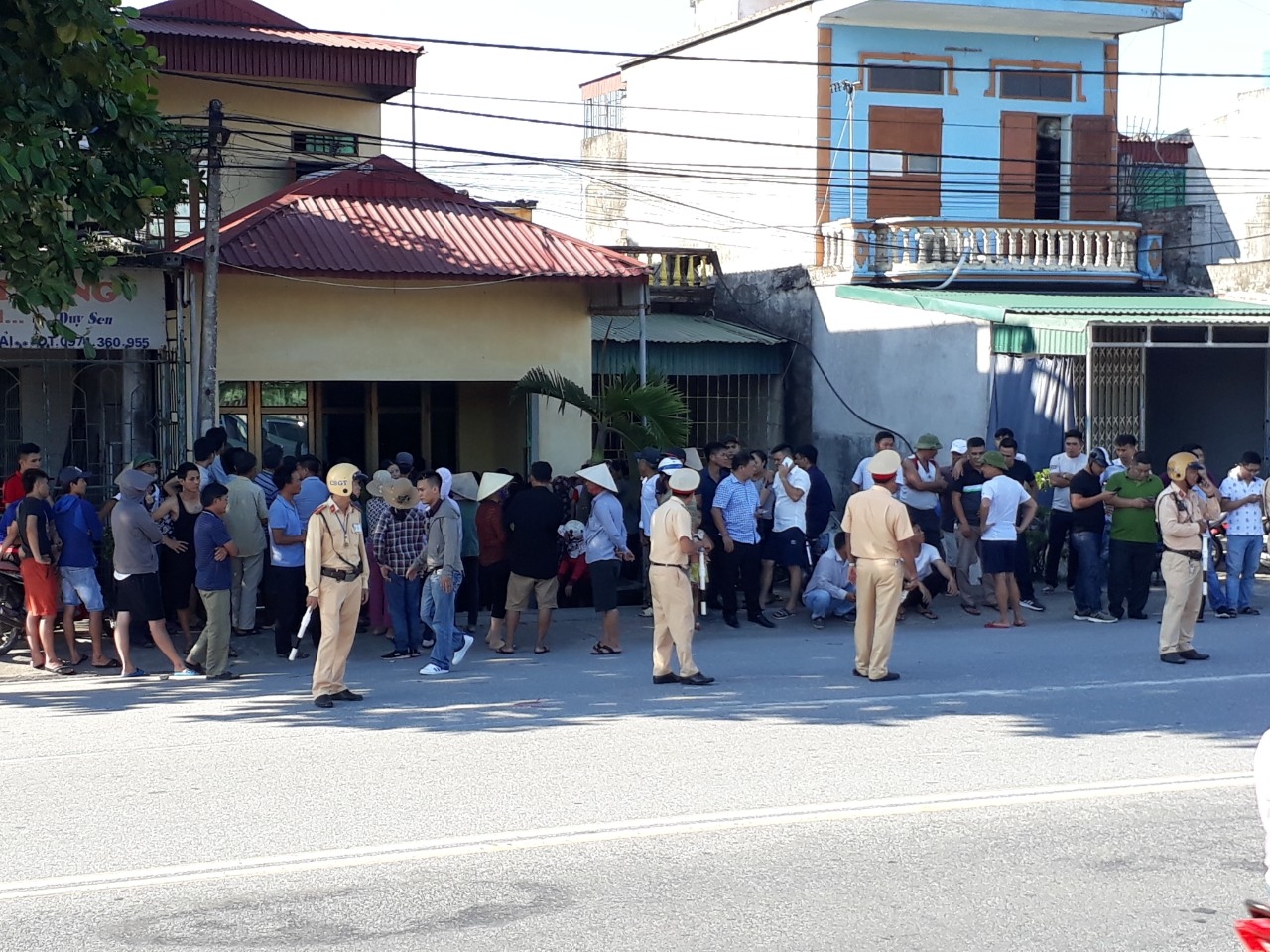 Thái Bình: Tranh cãi điếu cày, em vung dao đoạt mạng anh trong lễ cúng 49 ngày của bố thai binh tranh cai dieu cay em vung dao doat mang anh trong le cung 49 ngay cua bo