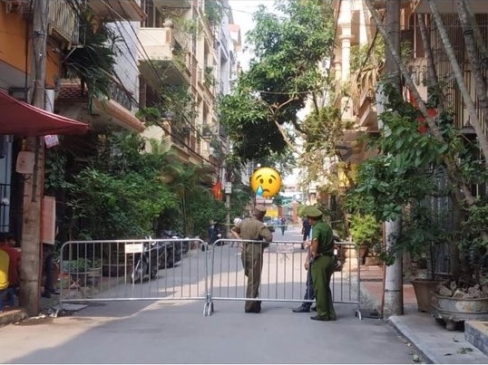 Hà Nội: Thanh niên đâm tử vong 2 nữ sinh rồi nhảy lầu tự vẫn ha noi thanh nien dam tu vong 2 nu sinh roi nhay lau tu van