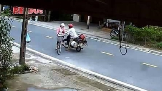 danh tinh nguoi dan ong chan xe sam so be gai giua duong o nam dinh