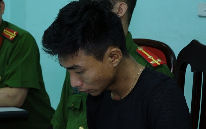 Nghi phạm sát hại tài xế Grab: "Lúc đấy suy nghĩ bồng bột nên em đâm anh ấy" nghi pham sat hai tai xe grab luc day suy nghi bong bot nen em dam anh ay