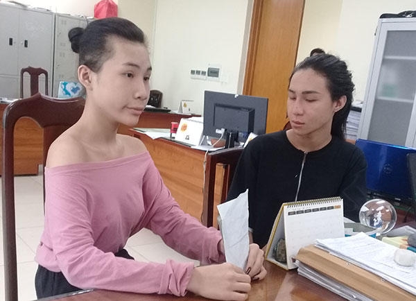 Thiếu niên giả gái "chị hiểu hông" giật điện thoại của du khách Hàn Quốc bat tam giam thieu nien gia gai chi hieu hong cuop giat dien thoai cua du khach han quoc