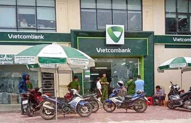 Lời khai ban đầu của thượng úy công an nổ súng tại ngân hàng Vietcombank loi khai ban dau cua thuong uy cong an no sung tai ngan hang vietcombank