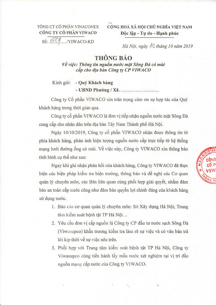 Người dân Hà Nội lo lắng vì nước có mùi lạ: Sẽ tiến hành lấy mẫu để phân tích nguoi dan ha noi lo lang vi nuoc co mui la se tien hanh lay mau nuoc de phan tich