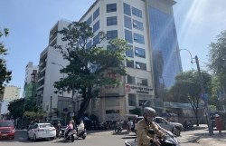 nguoi phu nu 58 tuoi nhap vien cap cuu sau khi hut mo bung trong tham my vien o tphcm