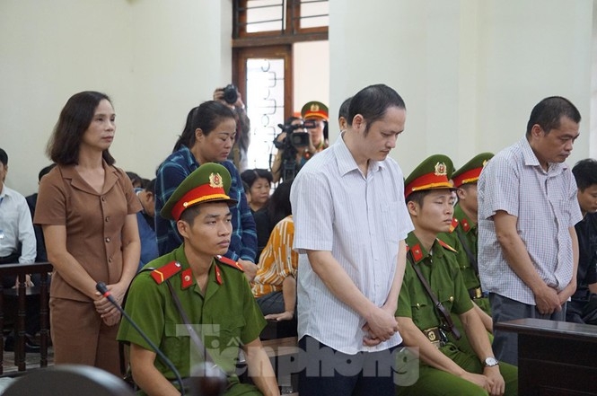 Gian lận thi ở Hà Giang: Cựu Phó GĐ Sở GD&ĐT Triệu Thị Chính lĩnh án 2 năm tù gian lan thi o ha giang cuu pho gd so gddt trieu thi chinh linh 2 nam tu
