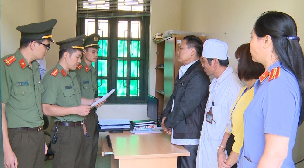 Khởi tố 3 trưởng khoa, 2 điều dưỡng BV Tâm thần Thanh Hóa "ăn bớt" thuốc của bệnh nhân khoi to 3 truong khoa 2 dieu duong bv tam than thanh hoa an bot thuoc cua benh nhan