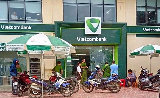 Vụ Trung úy công an nổ súng ở ngân hàng Vietcombank: Chuyển sang tội danh Cướp tài sản vu trung uy cong an no sung o ngan hang vietcombank chuyen sang toi danh cuop tai san