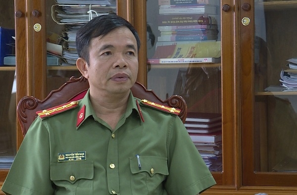 Vụ 39 người tử vong ở Anh: Công an Hà Tĩnh bắt 2 đối tượng môi giới đi nước ngoài vu 39 nguoi tu vong o anh cong an ha tinh bat 2 doi tuong moi gioi di nuoc ngoai
