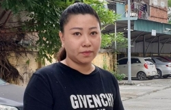 xon xao clip ong bo nem do tat nhan vien sieu thi vi con trai mua xuc xich nhung chua tra tien